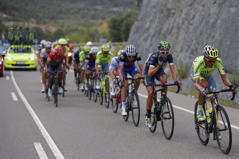 Froome e singur și lăsat în urmă